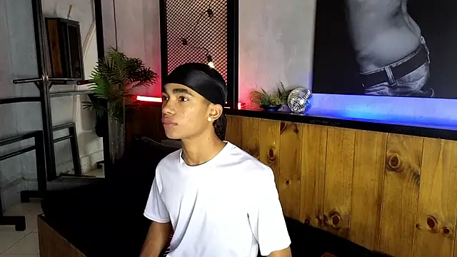 Snapshot of AlanCutee chatting on 03.10.26 AlanCutee online show from 03.10.26
