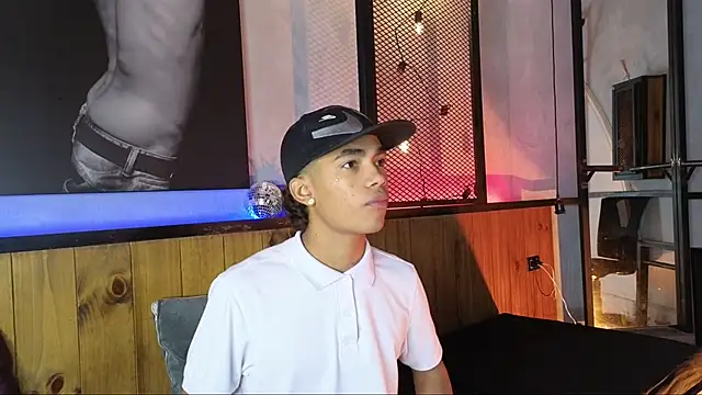 Snapshot of AlanCutee chatting on 03.12.26 AlanCutee online show from 03.12.26