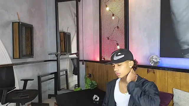 Snapshot of AlanCutee chatting on 03.16.26 AlanCutee online show from 03.16.26