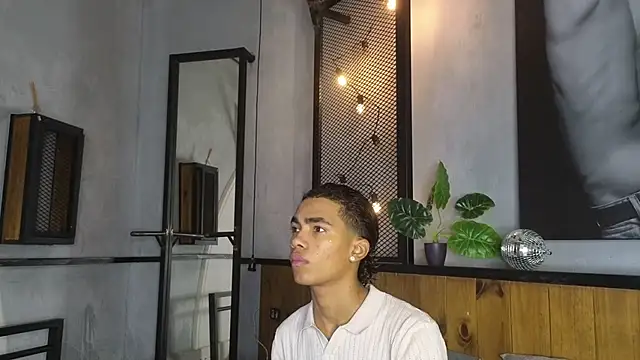 Snapshot of AlanCutee chatting on 03.18.26 AlanCutee online show from 03.18.26