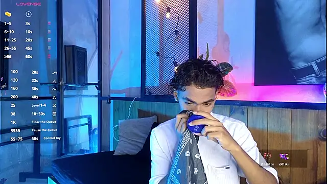 Snapshot of AlanCutee chatting on 03.22.26 AlanCutee online show from 03.22.26