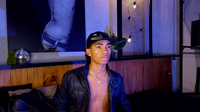 Snapshot of AlanCutee chatting on 04.08.26 AlanCutee online show from 04.08.26