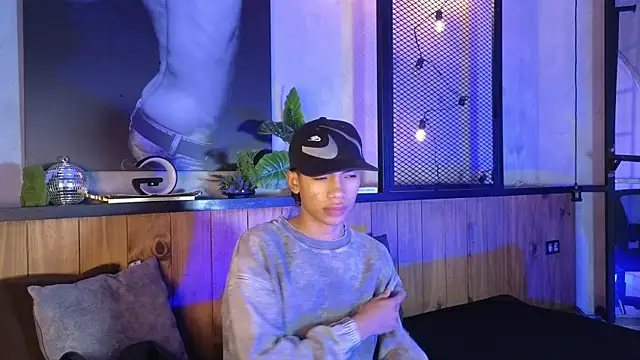 Snapshot of AlanCutee chatting on 04.15.26 AlanCutee online show from 04.15.26