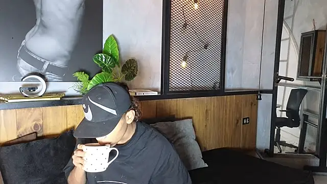 Snapshot of AlanCutee chatting on 04.16.26 AlanCutee online show from 04.16.26