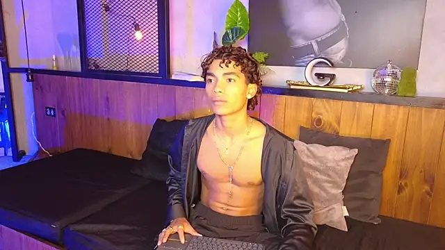 Snapshot of AlanCutee chatting on 04.18.26 AlanCutee online show from 04.18.26