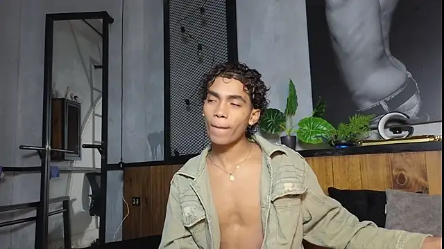 Snapshot of AlanCutee chatting on 04.24.26 AlanCutee online show from 04.24.26