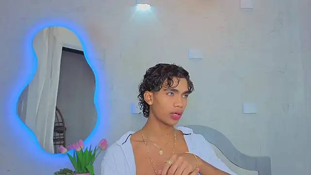 Snapshot of AlanCutee chatting on 05.25.26 AlanCutee online show from 05.25.26
