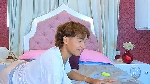 Snapshot of AlanCutee chatting on 05.31.26 AlanCutee online show from 05.31.26