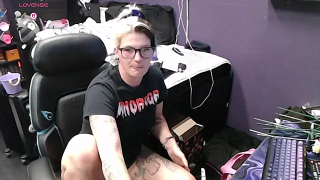 Snapshot of oddywithabody chatting on 03.01.26 oddywithabody online show from 03.01.26