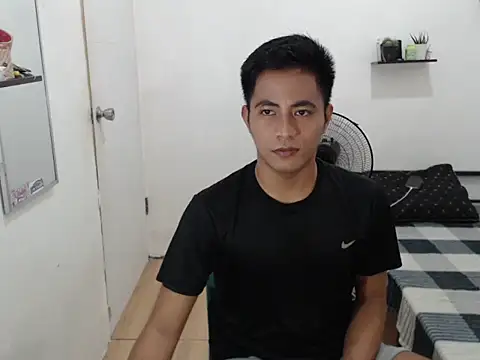 Snapshot of Lloyd_wintours chatting on 10.28.25 Lloyd wintours online show from 10.28.25