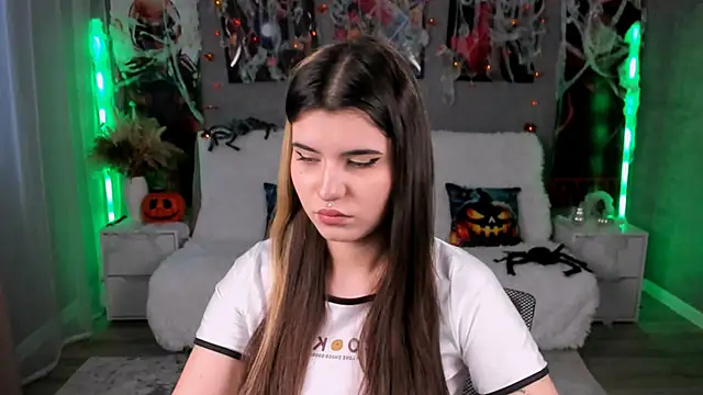 AnoraDark online show from 10.19.25