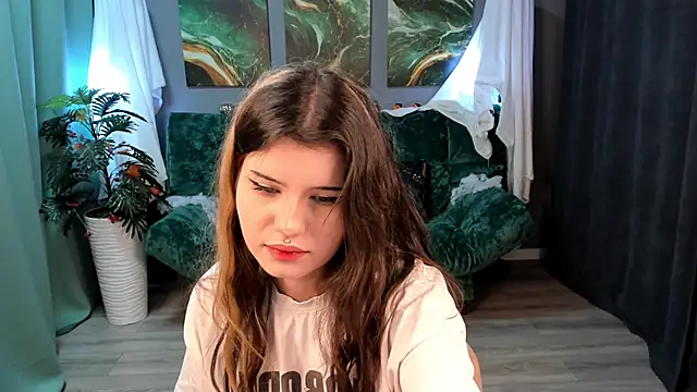 AnoraDark online show from 11.05.25