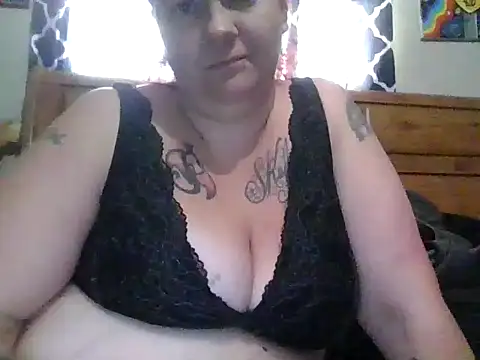 Snapshot of ThickkkMama420 chatting on 05.06.26 ThickkkMama420 online show from 05.06.26