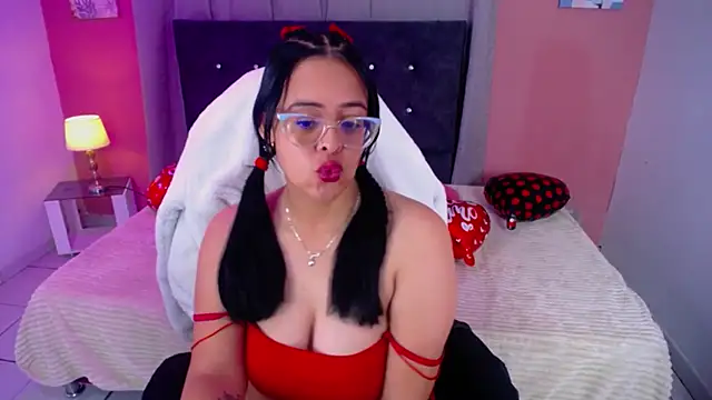 Snapshot of Sofia_leving chatting on 09.24.25 Sofia leving online show from 09.24.25