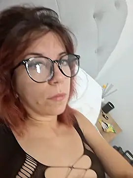 Anayssa  online show from 09.18.25