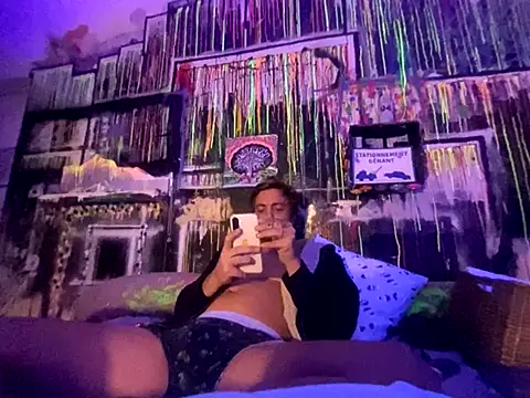 Snapshot of 3615-ULLA chatting on 10.23.25 3615-ULLA online show from 10.23.25