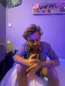 Snapshot of 3615-ULLA chatting on 11.09.25 3615-ULLA online show from 11.09.25