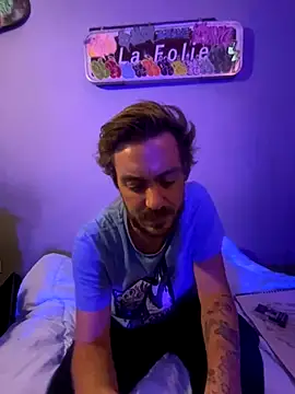 Snapshot of 3615-ULLA chatting on 11.21.25 3615-ULLA online show from 11.21.25