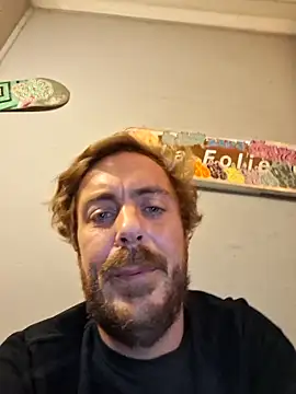 Snapshot of 3615-ULLA chatting on 11.21.25 3615-ULLA online show from 11.21.25