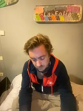 Snapshot of 3615-ULLA chatting on 11.22.25 3615-ULLA online show from 11.22.25