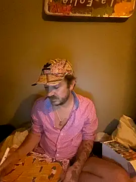 Snapshot of 3615-ULLA chatting on 11.29.25 3615-ULLA online show from 11.29.25