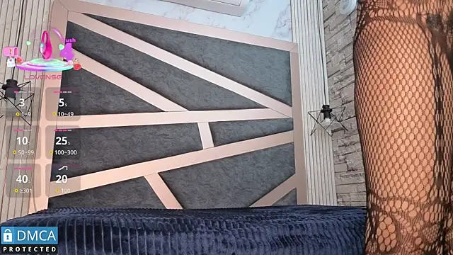 Clhoee  online show from 11.17.25