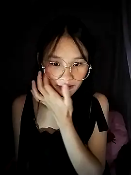 saronla 03 online show from 10.27.25