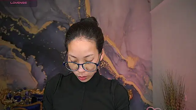 Snapshot of Yen_Star chatting on 03.03.26 Yen Star online show from 03.03.26