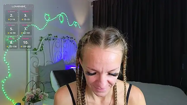 Jesica mooon online show from 10.16.25