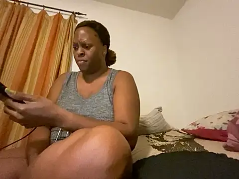 Snapshot of KANDIS864 chatting on 10.16.25 KANDIS864 online show from 10.16.25