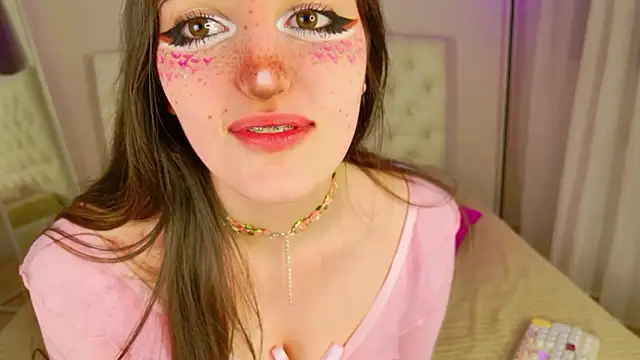 Snapshot of kamila_blush chatting on 02.01.26 kamila blush online show from 02.01.26