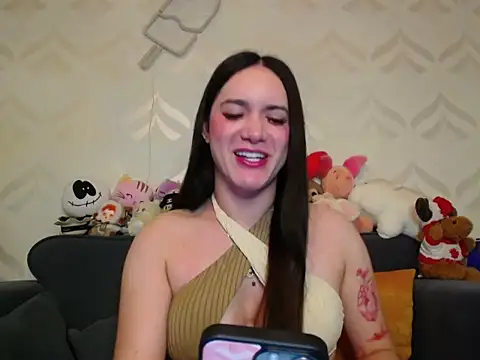 Snapshot of Yhanbeaufort18 chatting on 09.21.25 Yhanbeaufort18 online show from 09.21.25