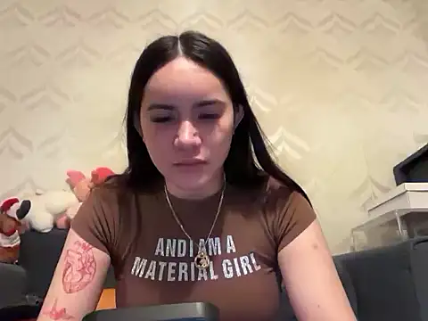 Snapshot of Yhanbeaufort18 chatting on 10.12.25 Yhanbeaufort18 online show from 10.12.25