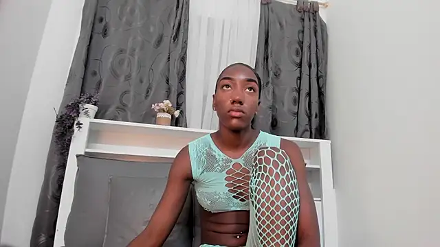 Mistt Mia online show from 10.21.25