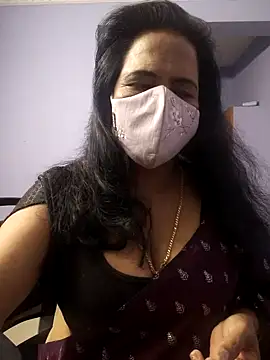 mallu-lover online show from 11.18.25