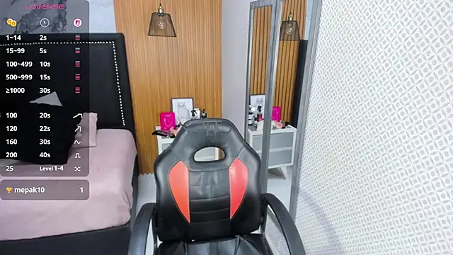 Snapshot of ROSIE_MOSS chatting on 10.09.25 ROSIE MOSS online show from 10.09.25