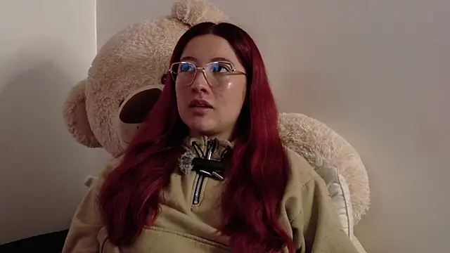 Snapshot of lunnaa_ chatting on 11.07.25 lunnaa online show from 11.07.25