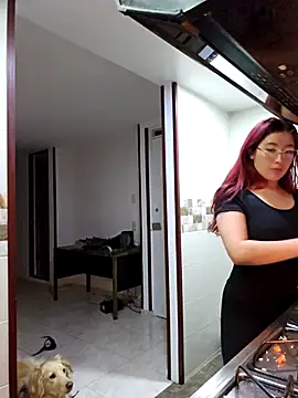 Snapshot of lunnaa_ chatting on 11.14.25 lunnaa online show from 11.14.25