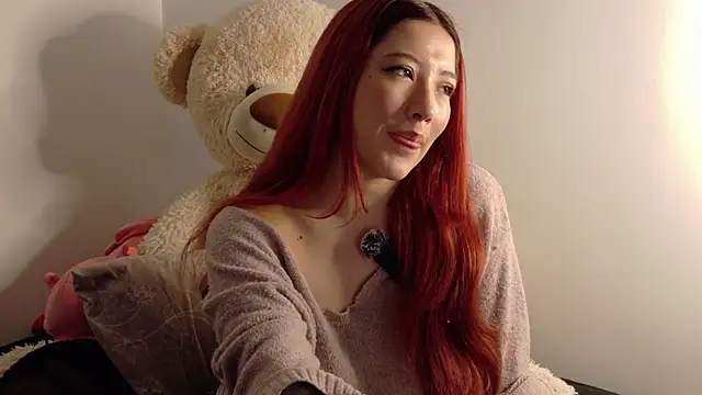 Snapshot of lunnaa_ chatting on 11.27.25 lunnaa online show from 11.27.25