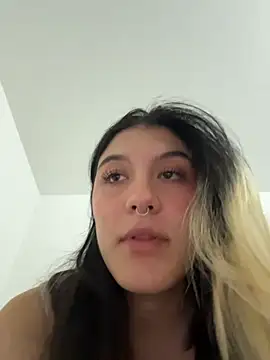 Snapshot of Sweetlolita chatting on 12.18.25 Sweetlolita online show from 12.18.25