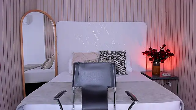 EmelyParker online show from 02.24.26