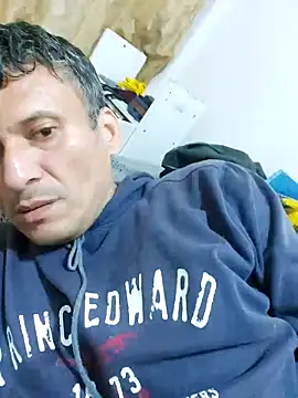 Snapshot of luislimafuego chatting on 10.30.25 luislimafuego online show from 10.30.25