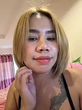 Snapshot of Kath_C chatting on 09.23.25 Kath C online show from 09.23.25