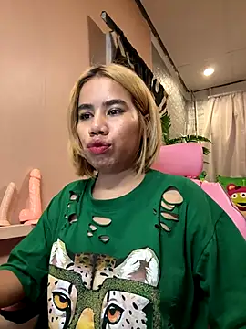 Snapshot of Kath_C chatting on 10.01.25 Kath C online show from 10.01.25