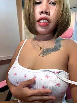 Snapshot of Kath_C chatting on 10.26.25 Kath C online show from 10.26.25