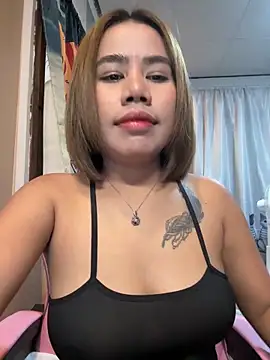 Snapshot of Kath_C chatting on 11.13.25 Kath C online show from 11.13.25