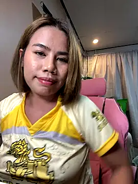 Snapshot of Kath_C chatting on 11.16.25 Kath C online show from 11.16.25