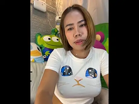 Snapshot of Kath_C chatting on 11.26.25 Kath C online show from 11.26.25