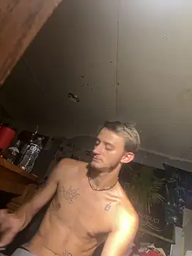 Snapshot of StoneyCam chatting on 09.09.25 StoneyCam online show from 09.09.25