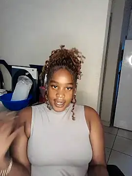 Snapshot of SexyyRedxxx chatting on 10.22.25 SexyyRedxxx online show from 10.22.25